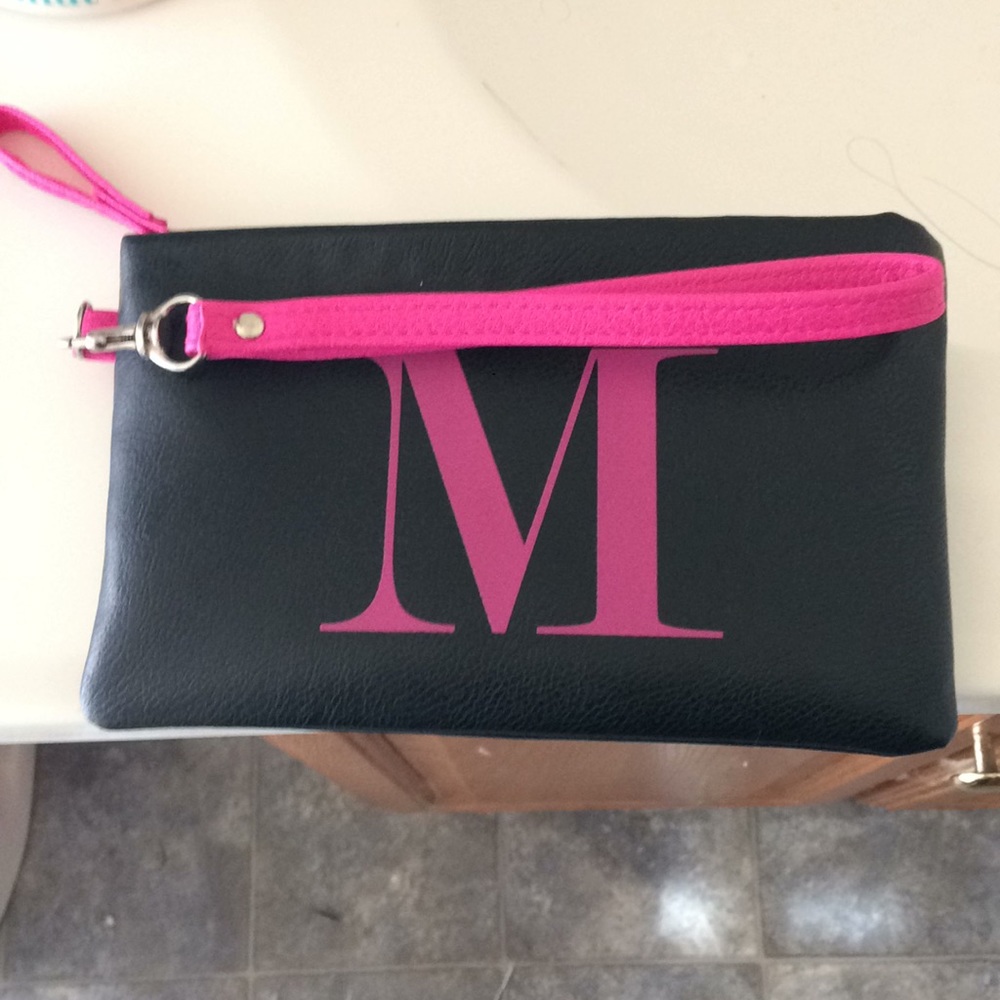 Little bag with the letter “M”
